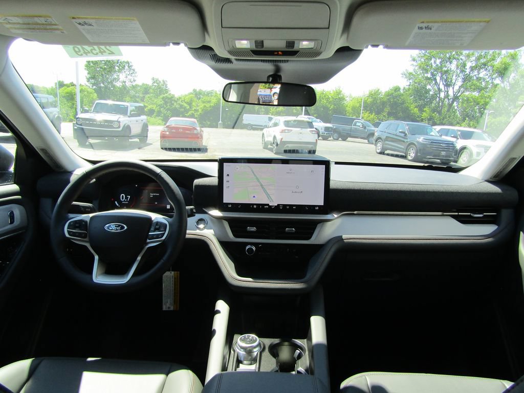 New 2026 Ford Explorer Active w/ Active Comfort Package AWD/4WD image 4
