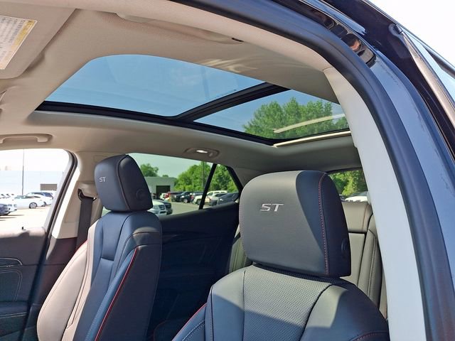 Used 2023 Buick Envision Essence w/ Technology Package I AWD/4WD image 13