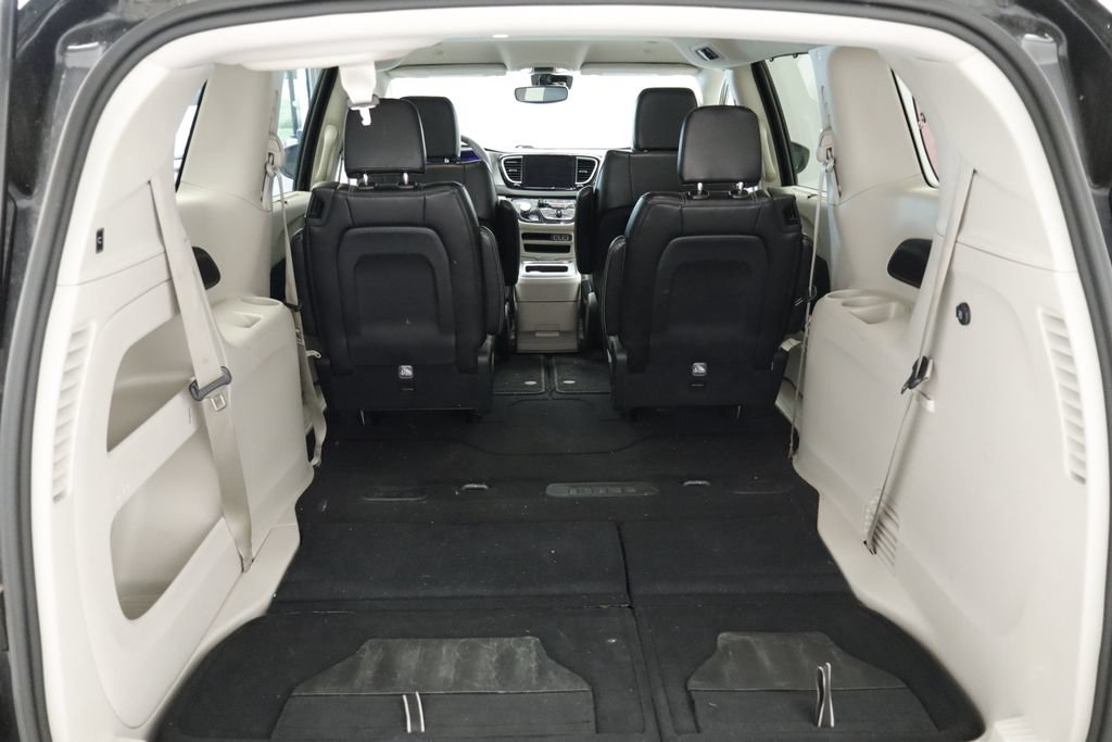 Certified 2023 Chrysler Pacifica Touring-L FWD image 20