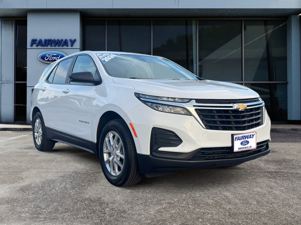 Used 2024 Chevrolet Equinox LS w/ LS Convenience Package image 3