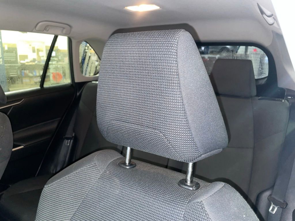 Used 2021 Toyota RAV4 LE image 22