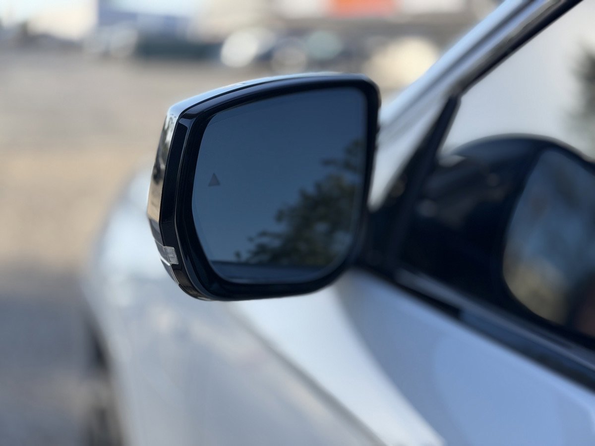 Used 2023 Jeep Grand Cherokee Overland w/ Advanced Protech Group III image 11