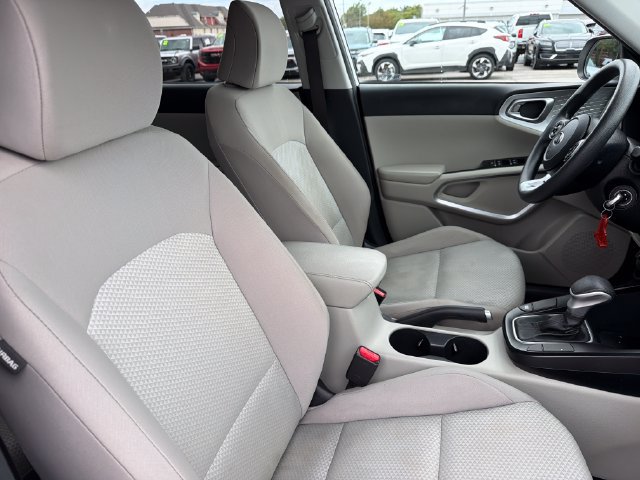 Used 2021 Kia Soul LX FWD image 25
