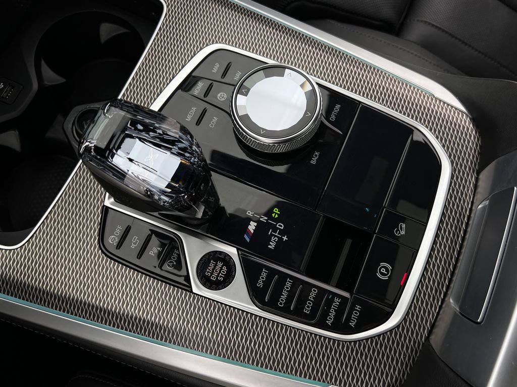 Used 2021 BMW X5 M50i w/ Executive Package image 21