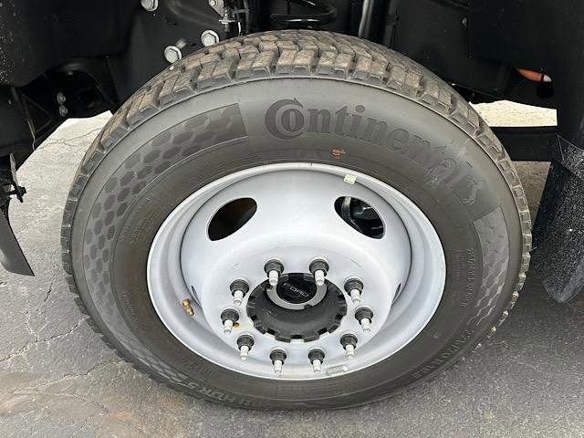 New 2025 Ford F550 4x4 Regular Cab Super Duty image 15