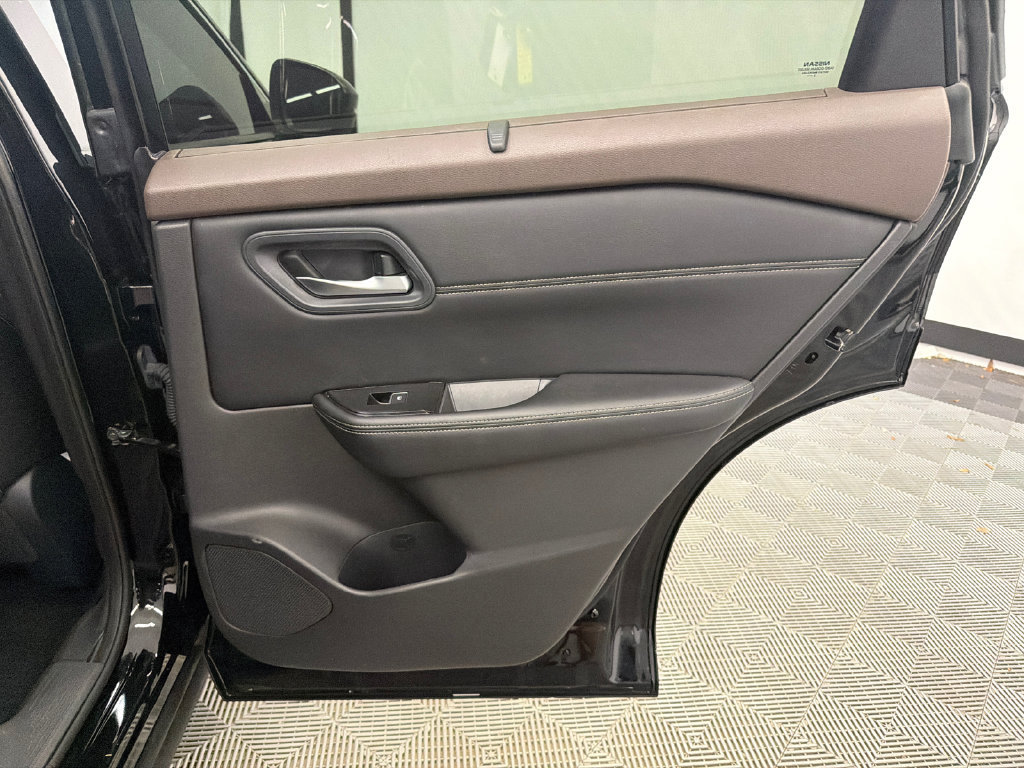 Used 2023 Nissan Rogue SL w/ SL Premium Package FWD image 18