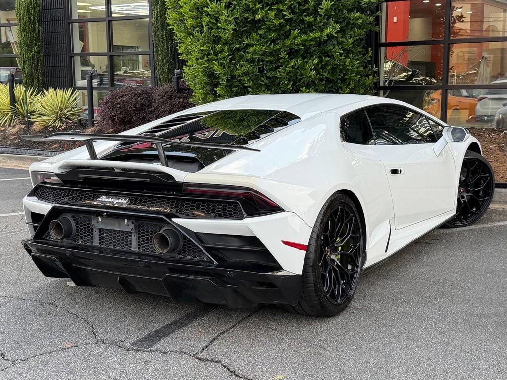 Used 2021 Lamborghini Huracan EVO RWD image 12
