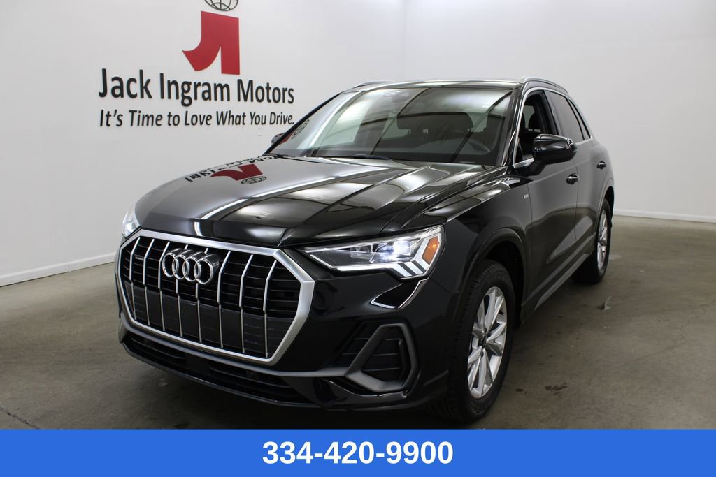 Certified 2025 Audi Q3 2.0T Premium w/ Convenience Package