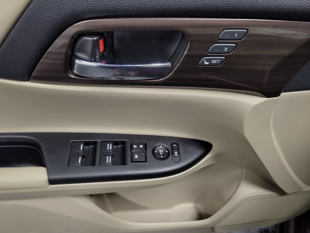 Used 2016 Honda Accord EX-L image 27
