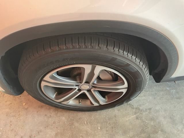 Used 2017 Mercedes-Benz GLC 300 4MATIC image 5