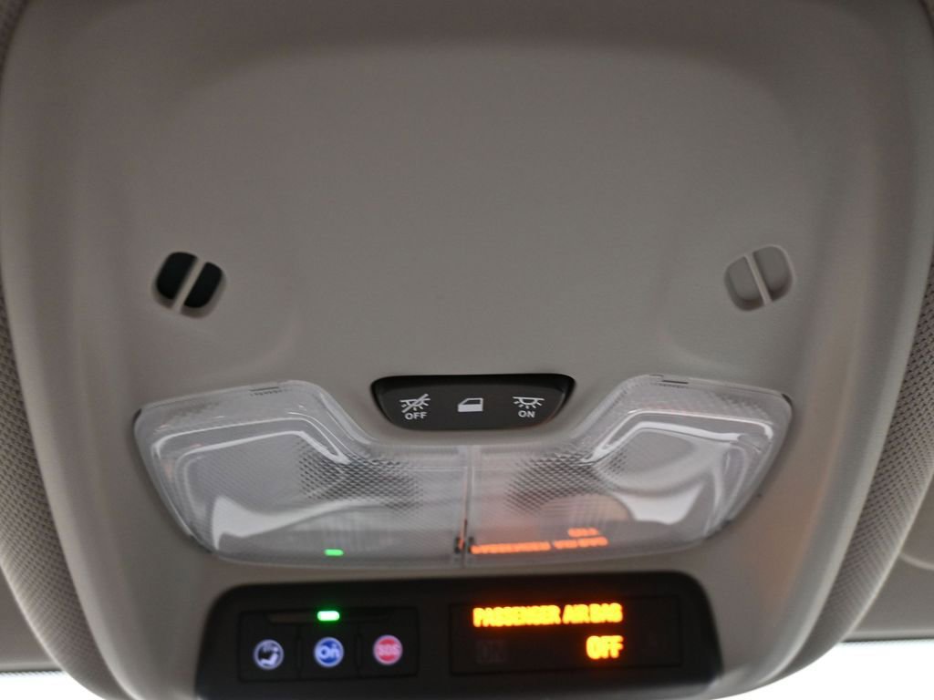 Used 2023 Buick Encore GX Select w/ Sport Touring Package image 27