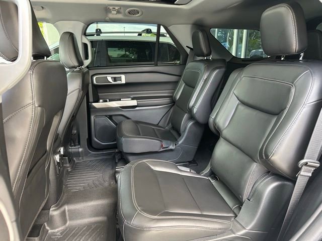 Used 2022 Ford Explorer XLT w/ Equipment Group 202A image 15