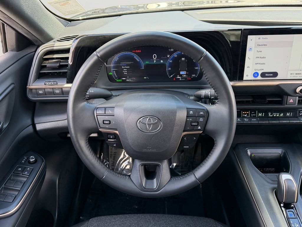 Used 2023 Toyota Crown XLE image 17