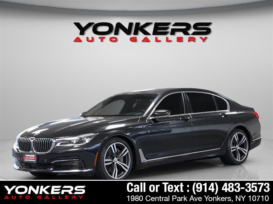 Used 2019 BMW 750i xDrive w/ Executive Package image 3