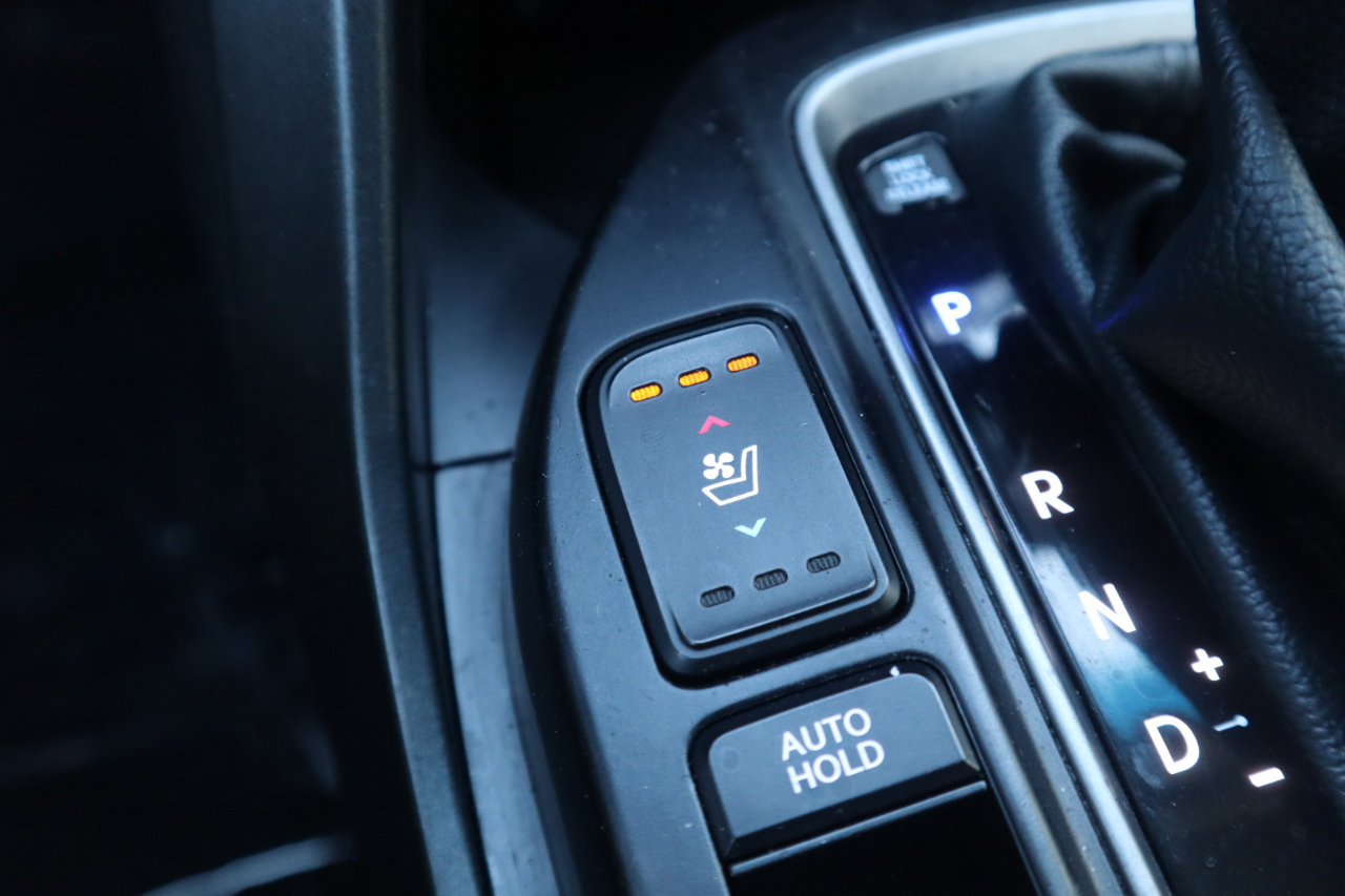 Used 2017 Hyundai Santa Fe AWD w/ SE Ultimate Tech Package 03 image 92