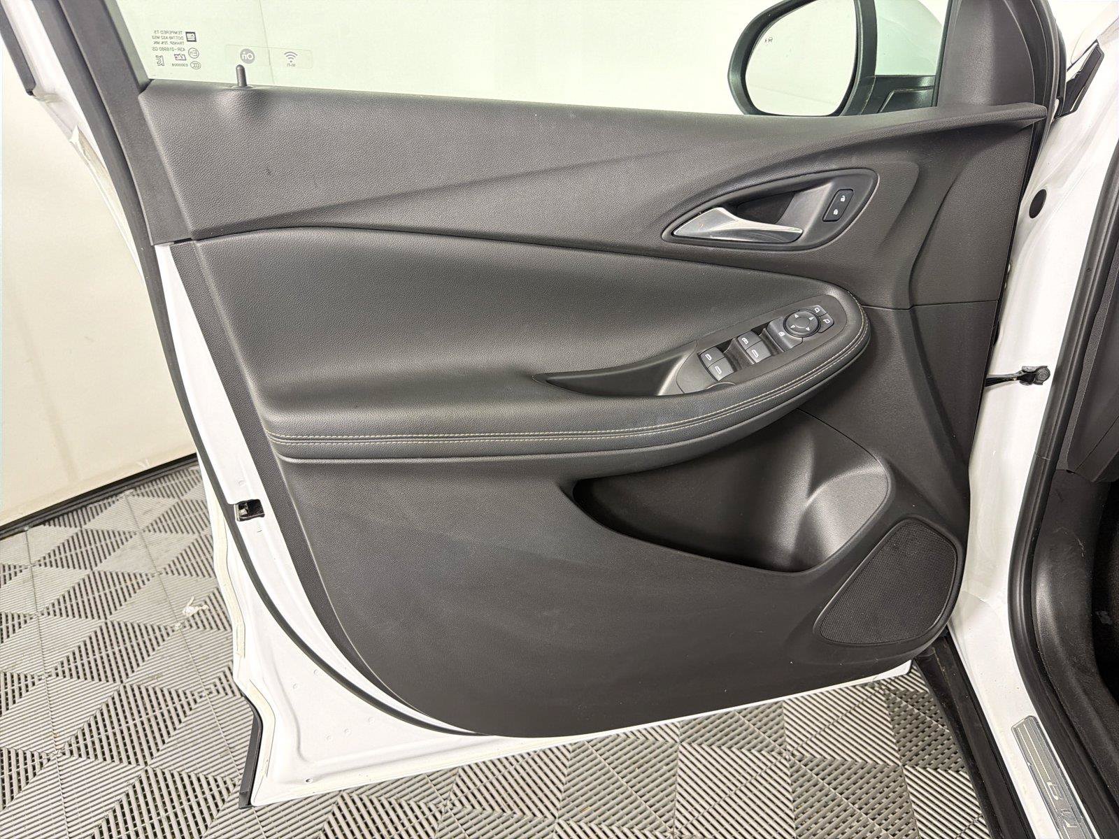 Used 2020 Buick Encore GX Select FWD image 8