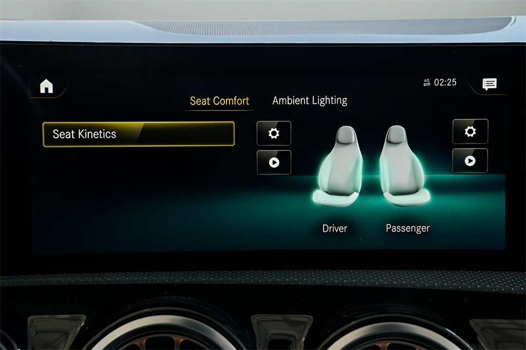 Used 2023 Mercedes-Benz CLA 250 4MATIC image 39