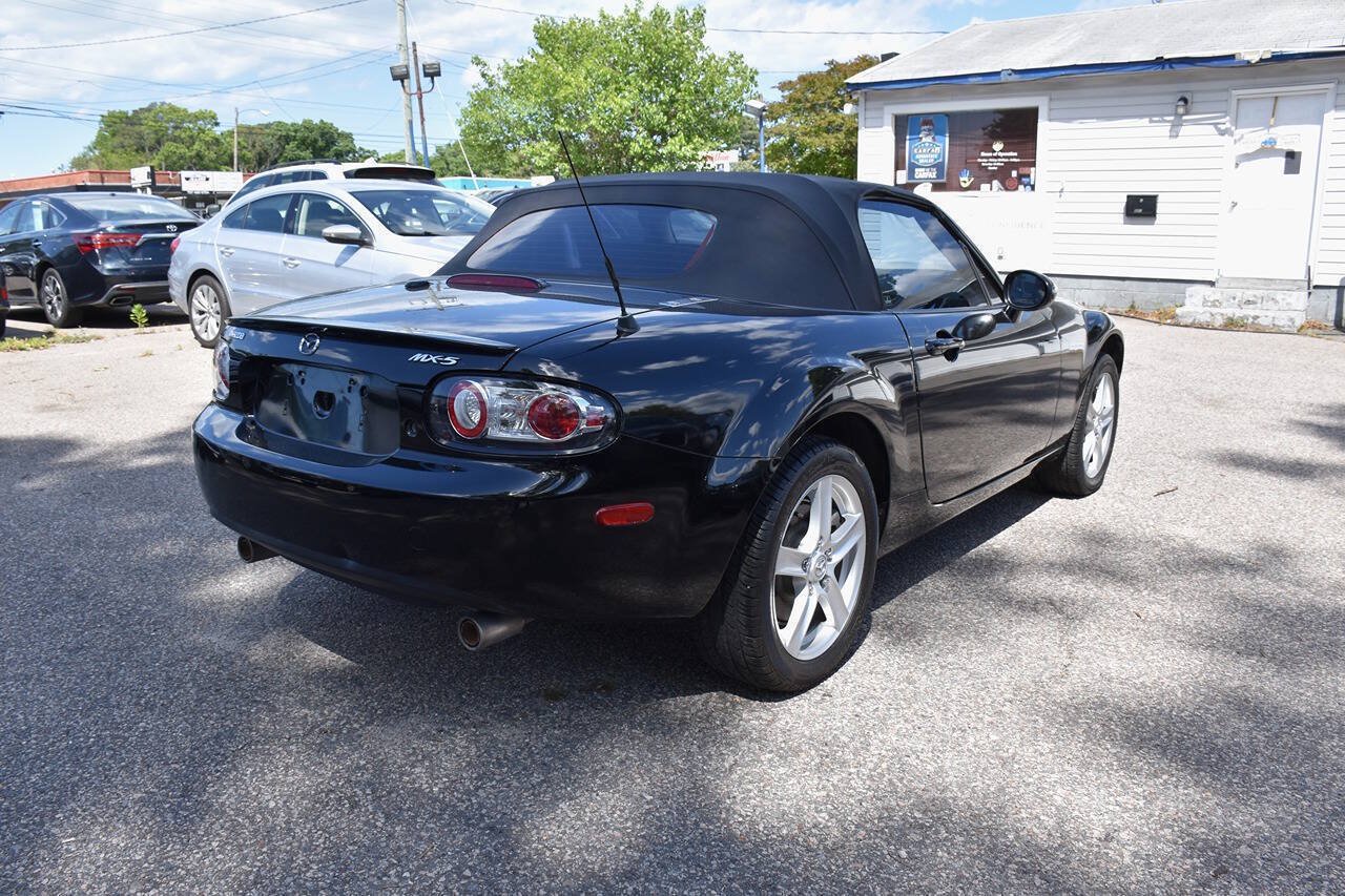 Used 2006 MAZDA MX-5 Miata Touring RWD image 6
