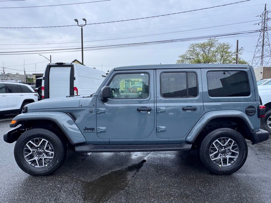 New 2026 Jeep Wrangler Unlimited Sahara AWD/4WD image 4