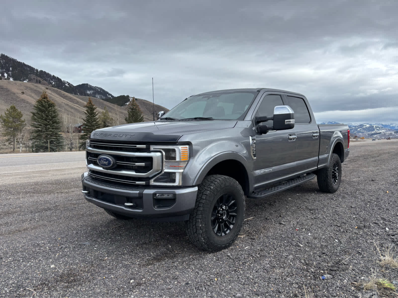 Used 2022 Ford F350 Platinum image 2