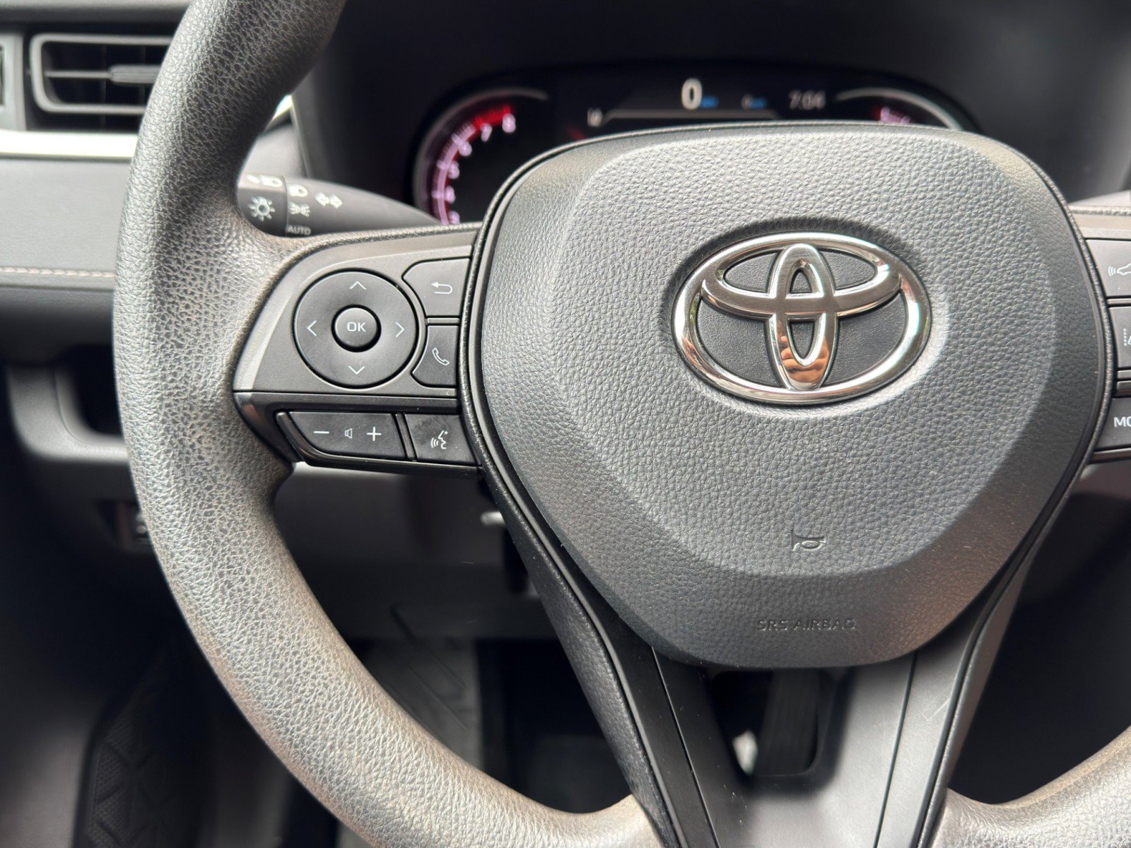 Used 2024 Toyota RAV4 XLE FWD image 18