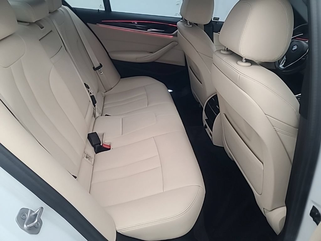 Used 2020 BMW 530i RWD image 15