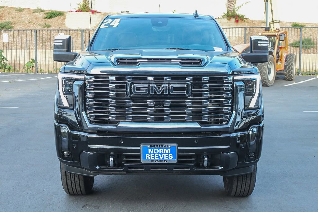 Used 2024 GMC Sierra 2500 Denali Ultimate AWD/4WD image 2