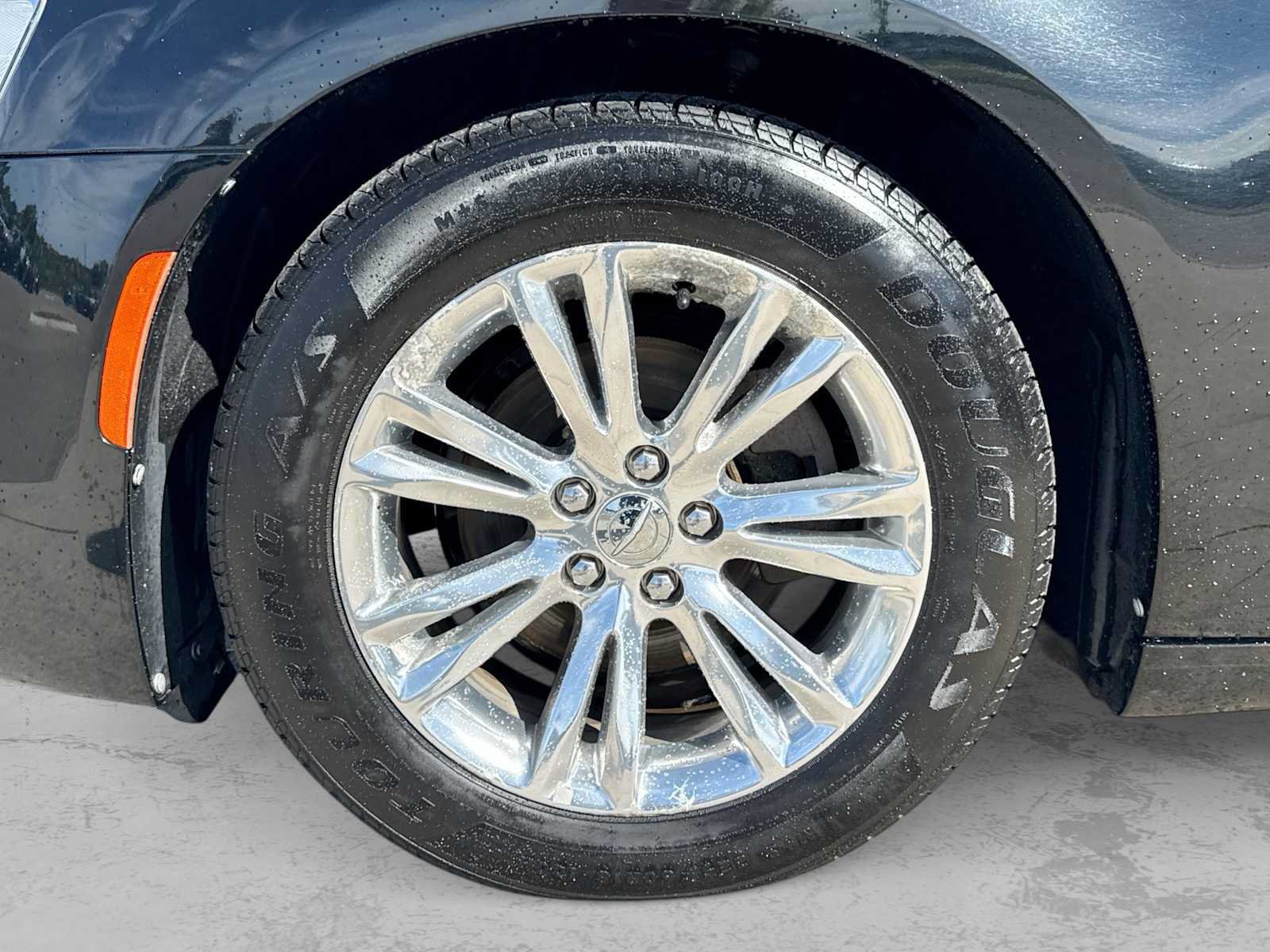 Used 2017 Chrysler 300 Limited RWD image 13