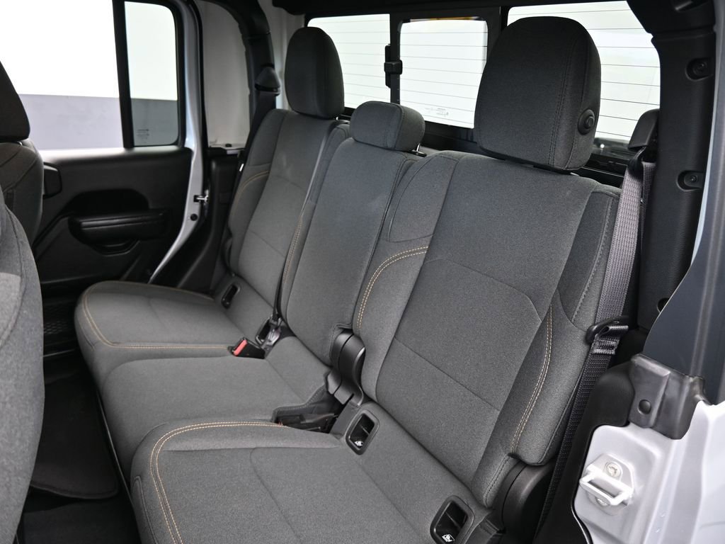 Used 2024 Jeep Gladiator Sport image 33