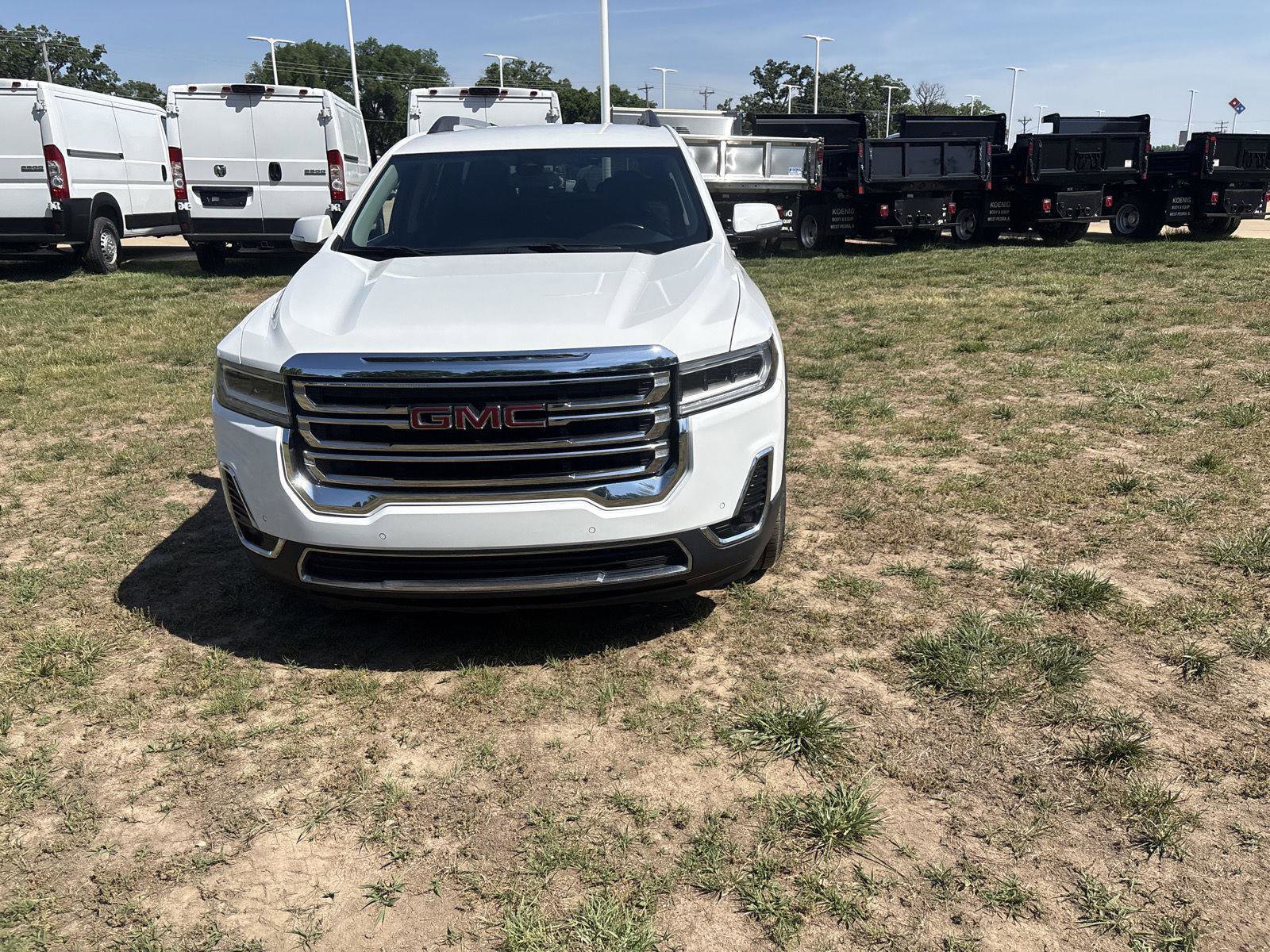 Used 2021 GMC Acadia SLT w/ Preferred Package AWD/4WD image 2