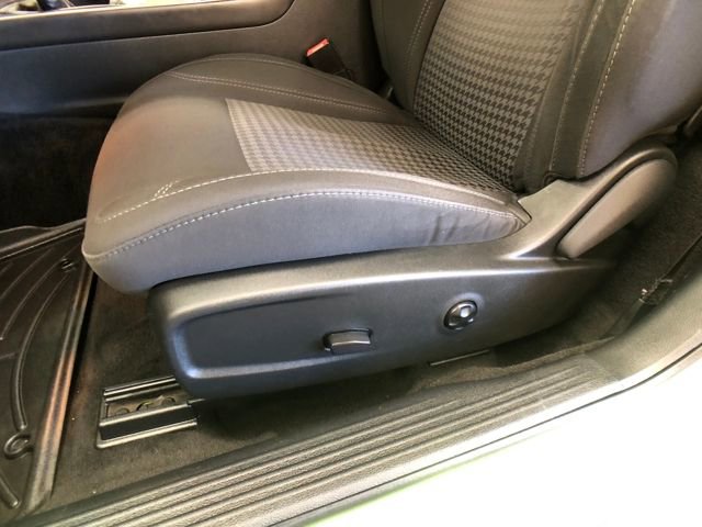 Used 2015 Dodge Challenger R/T w/ Quick Order Package 22B R/T image 11