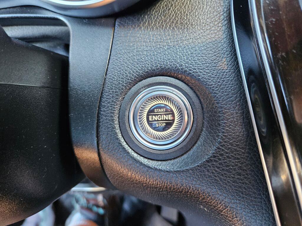 Used 2020 Mercedes-Benz GLC 300 4MATIC image 26