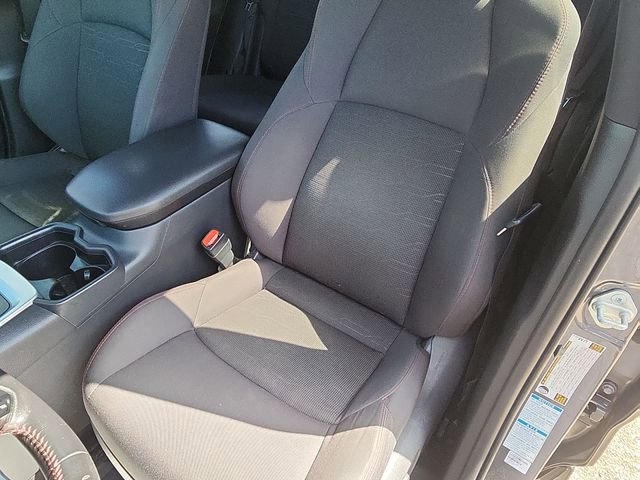 Used 2021 Toyota RAV4 SE image 11