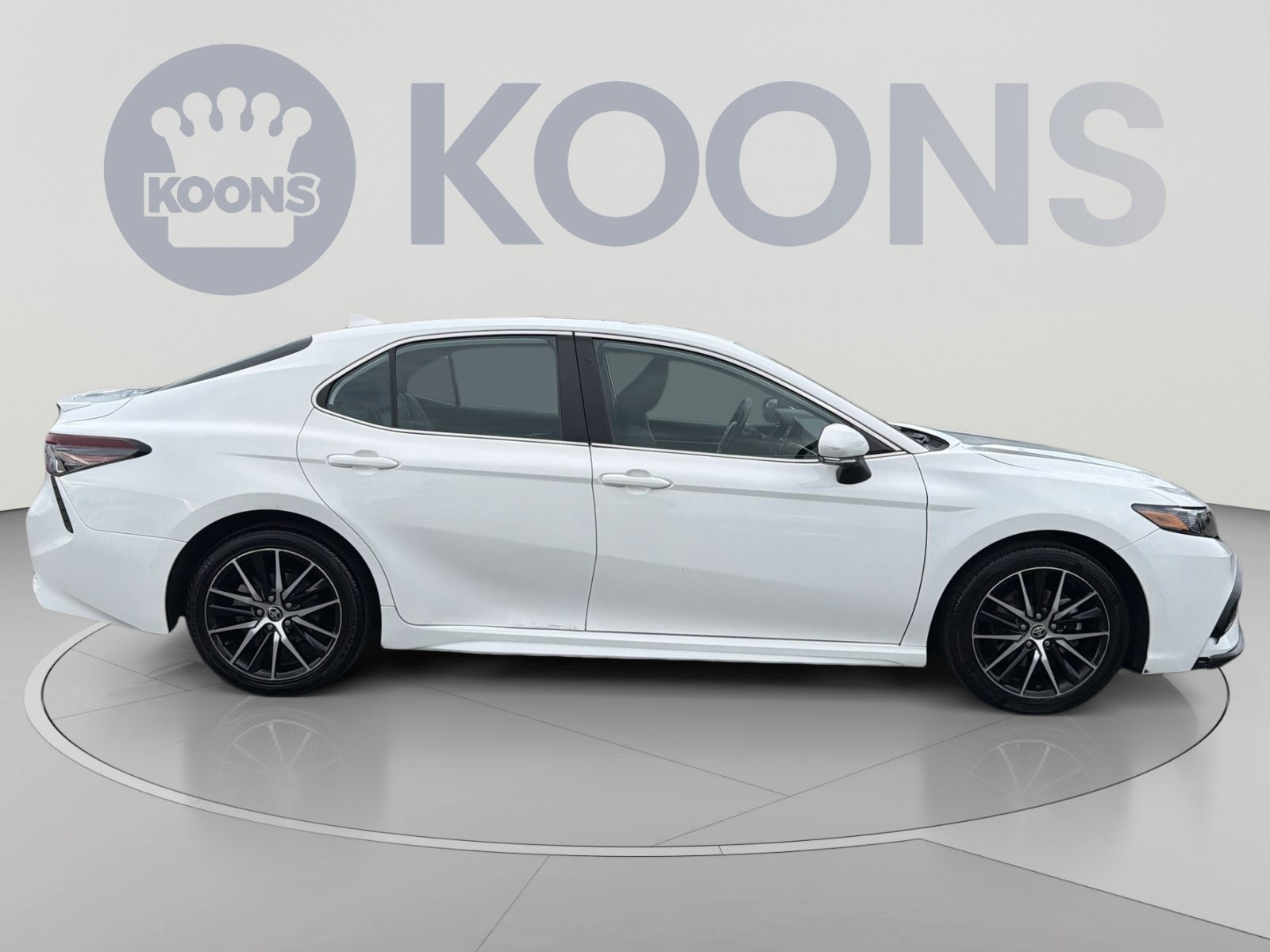 Used 2023 Toyota Camry SE FWD image 7
