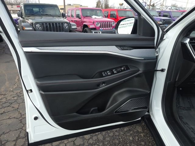 Used 2024 Jeep Wagoneer Launch Edition image 10