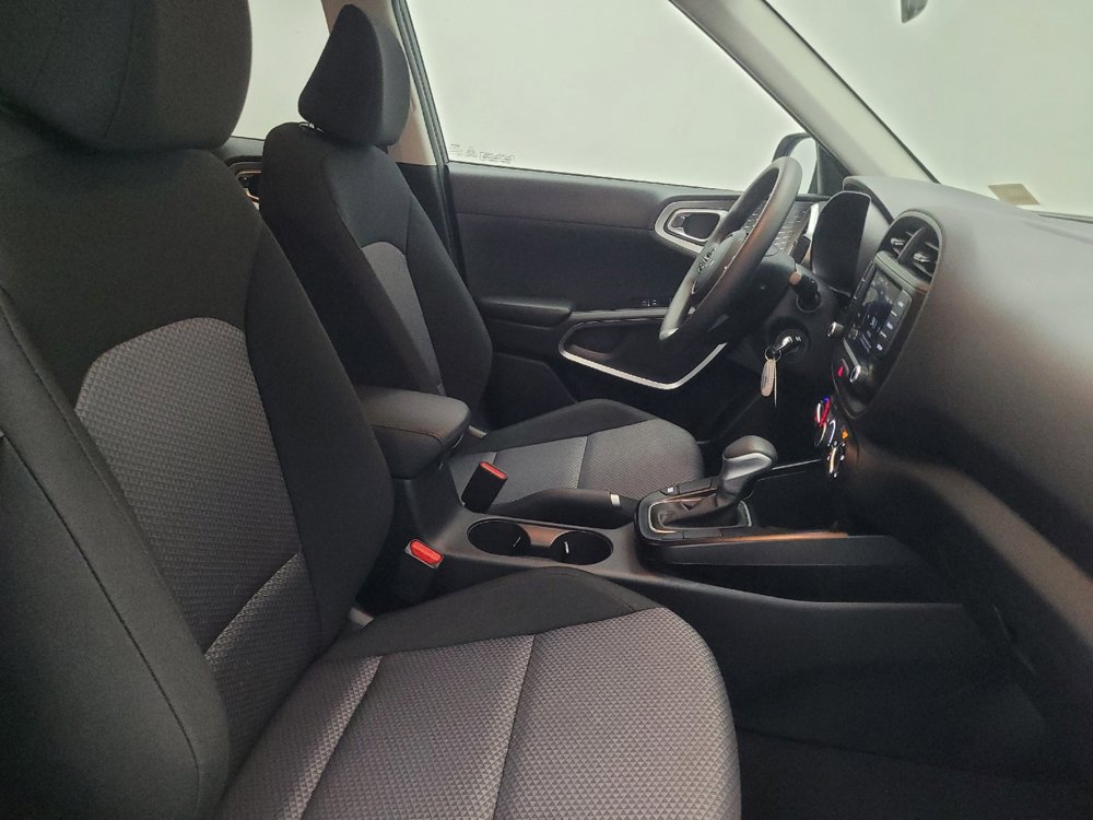 Used 2025 Kia Soul LX w/ LX Technology Package image 21