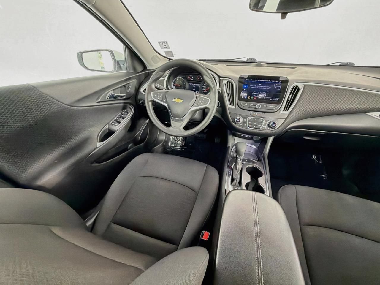 Used 2023 Chevrolet Malibu LT FWD image 11