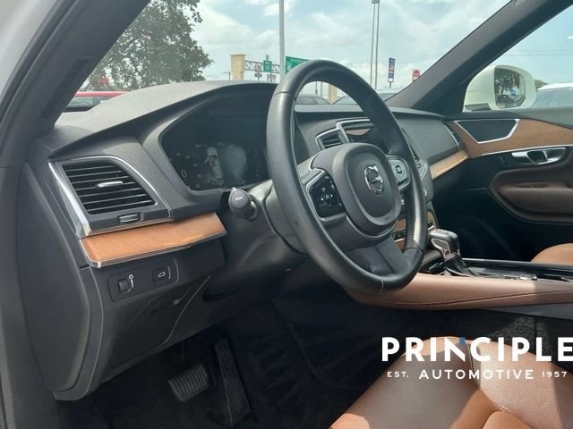 Certified 2022 Volvo XC90 T6 Momentum AWD/4WD image 16