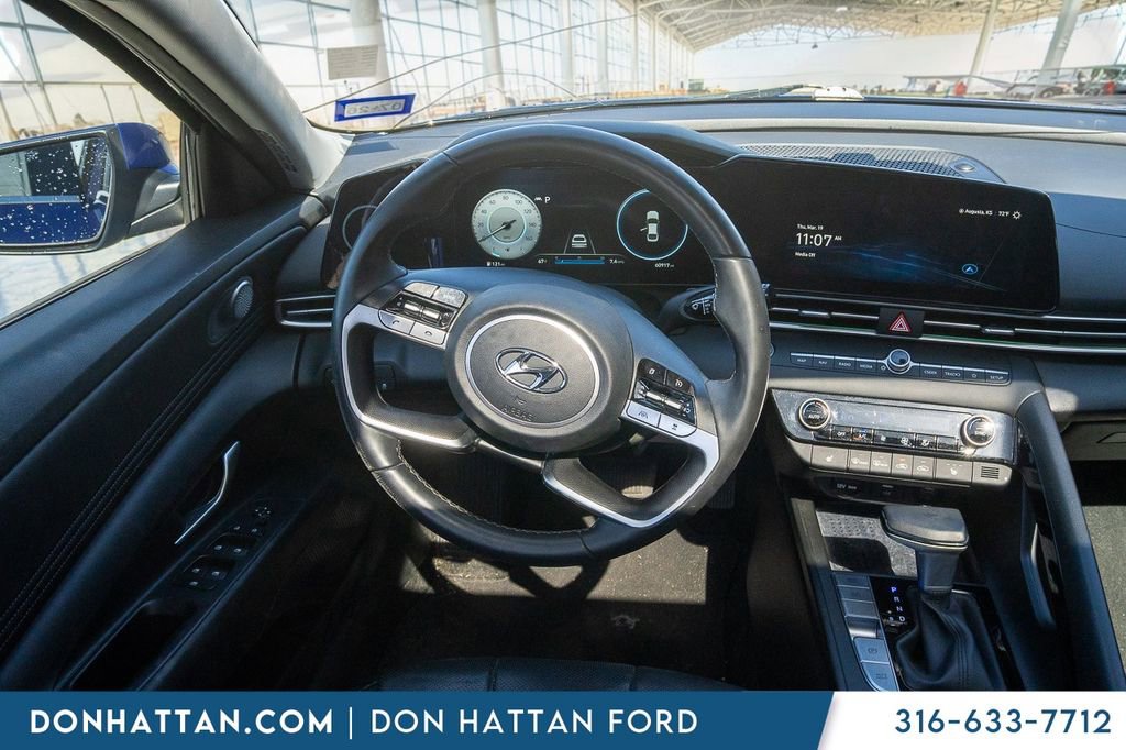 Used 2023 Hyundai Elantra Limited image 5