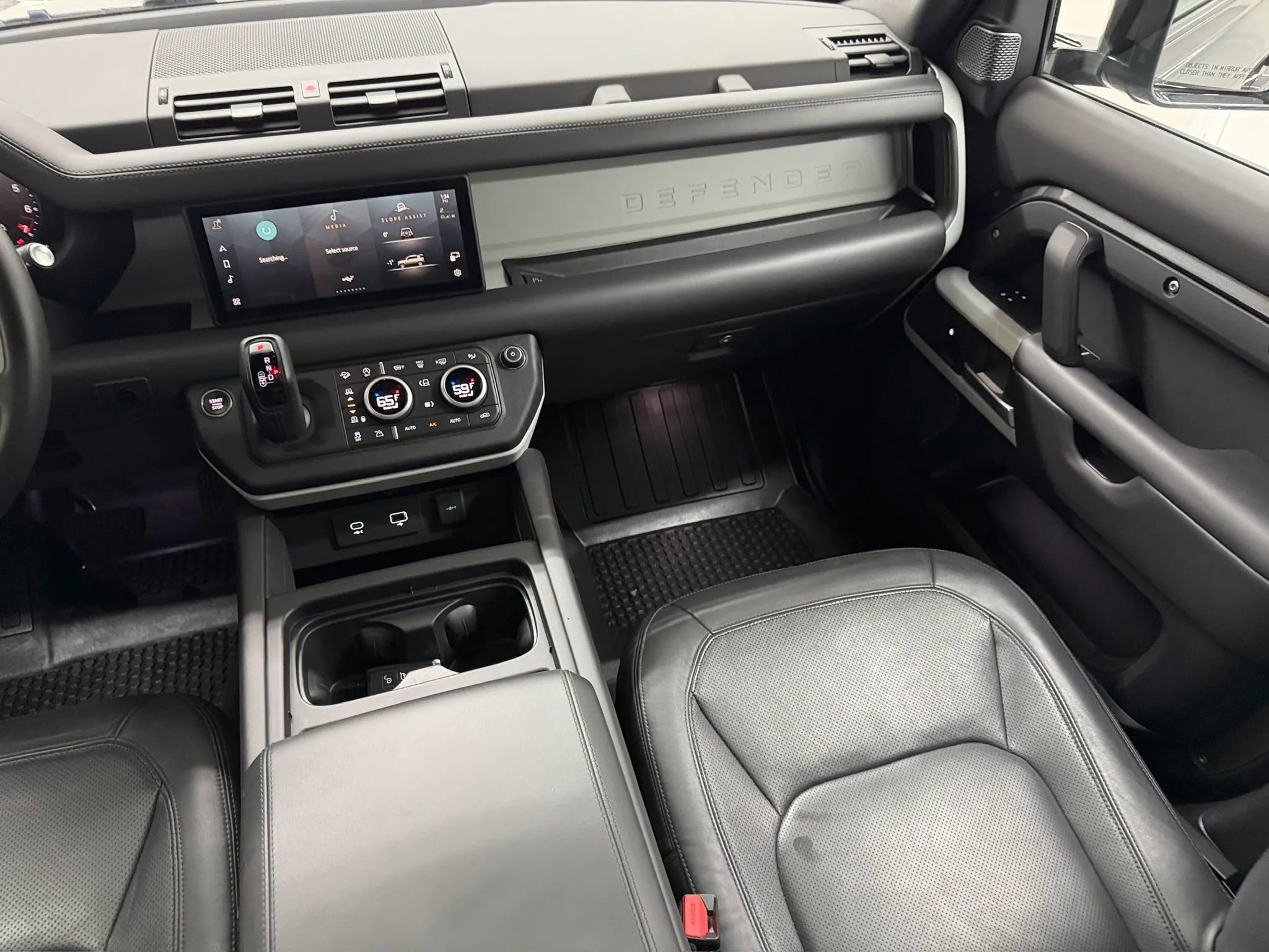 Used 2024 Land Rover Defender 110 SE AWD/4WD image 24