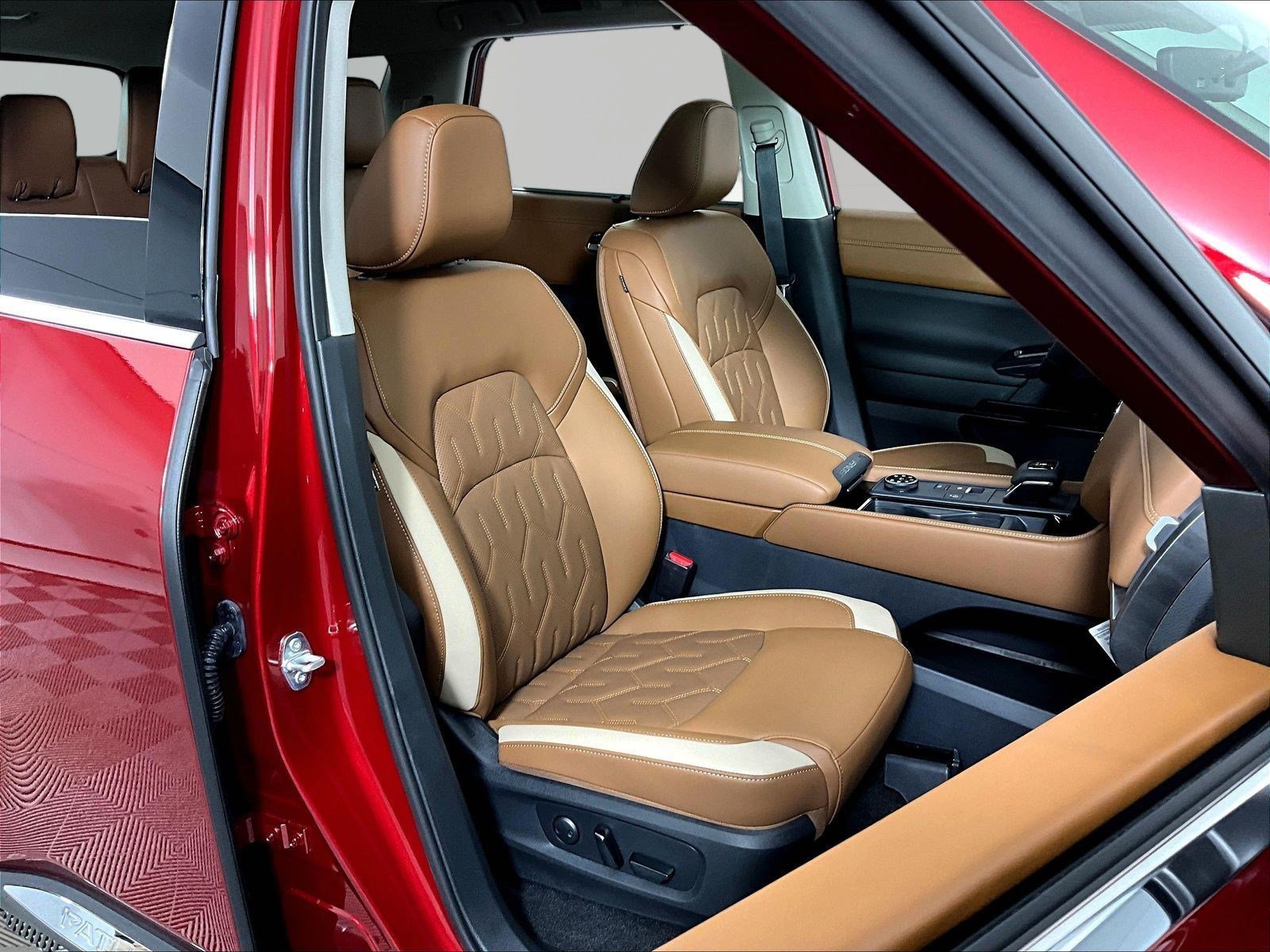 New 2026 Nissan Pathfinder Platinum AWD/4WD image 19