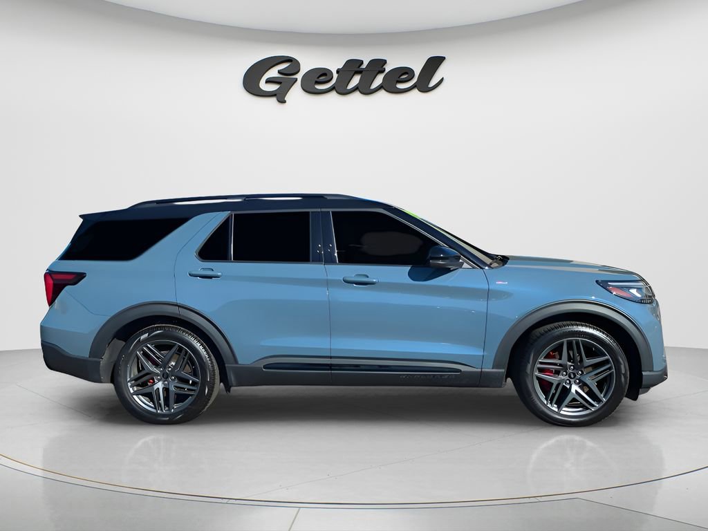 Used 2025 Ford Explorer ST-Line w/ Premium Package image 4