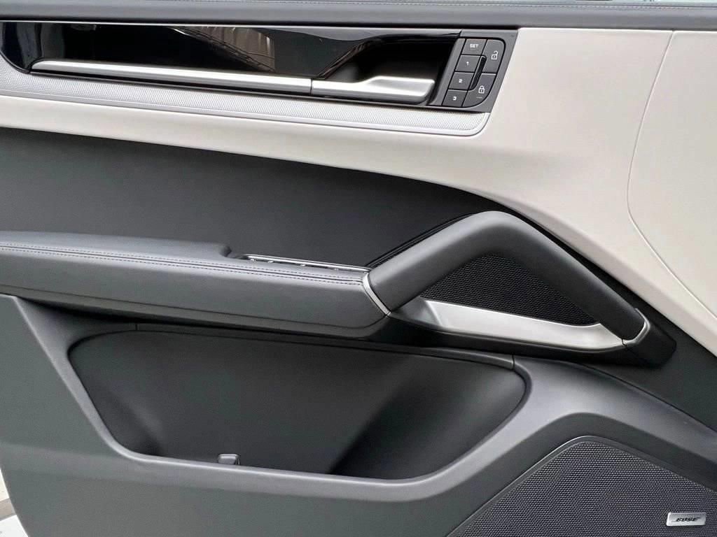 New 2026 Porsche Cayenne S AWD/4WD image 19