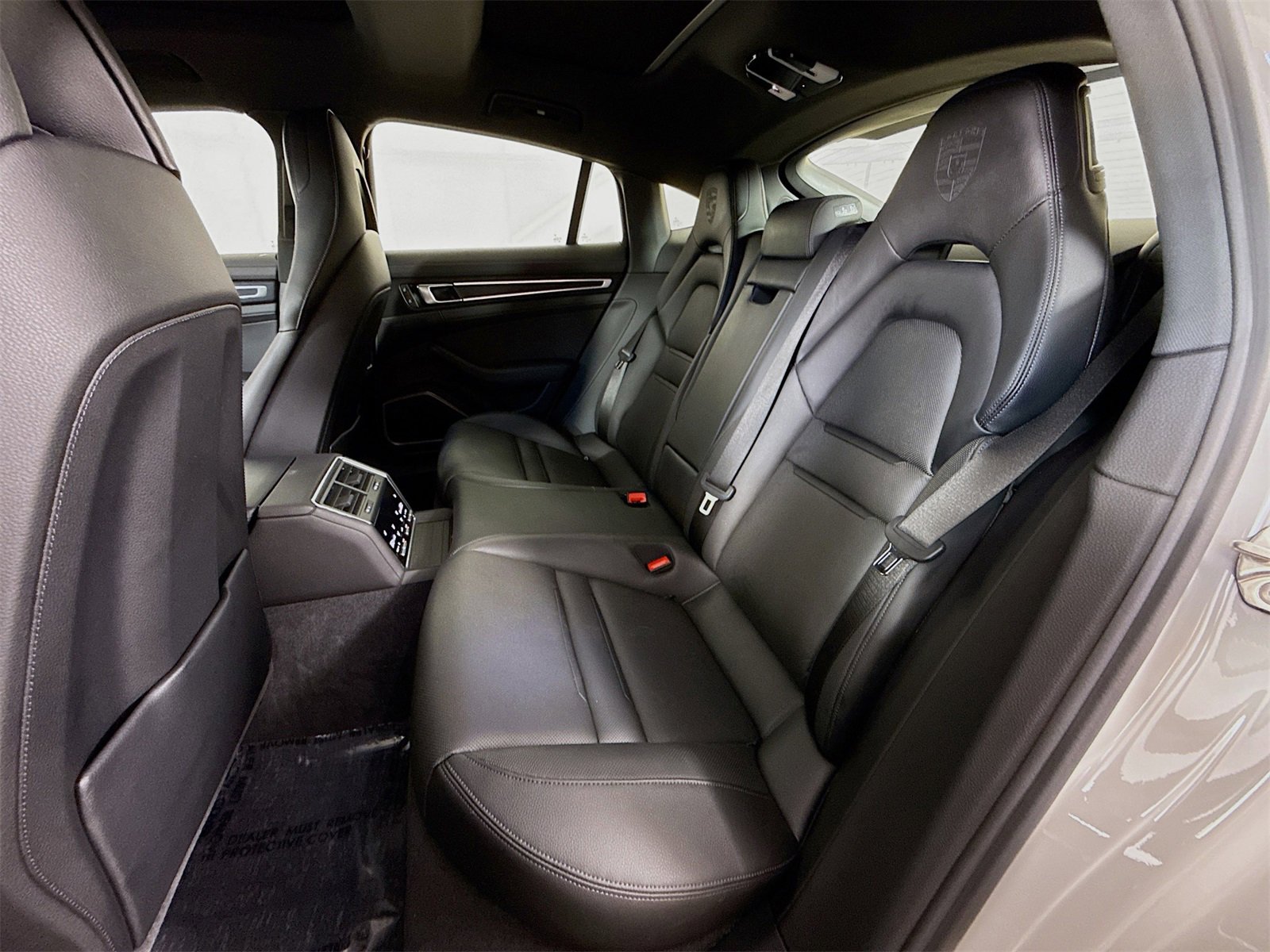 Used 2022 Porsche Panamera Platinum Edition image 18