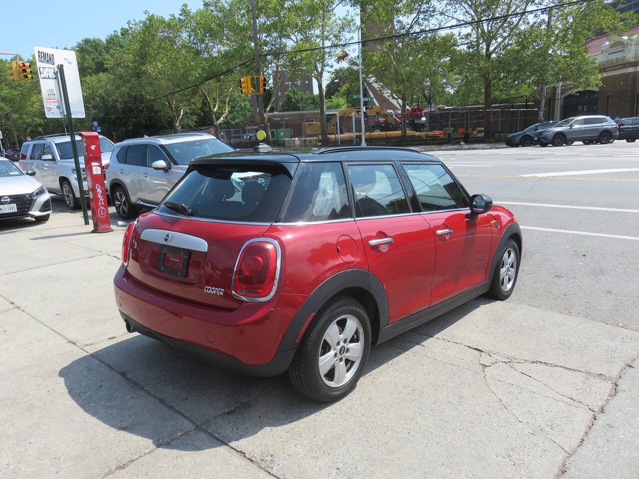 Used 2015 MINI Cooper 4-Door Hardtop FWD image 5