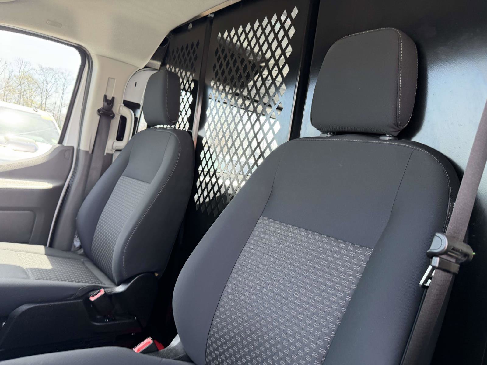 Used 2024 Ford Transit 250 Low Roof w/ Exterior Upgrade Package RWD image 15