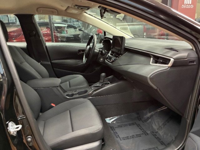Used 2025 Toyota Corolla LE image 28