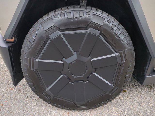 Used 2025 Tesla Cybertruck Cyberbeast AWD/4WD image 10