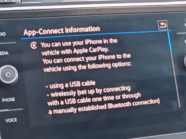 Used 2022 Volkswagen Tiguan SE w/ Panoramic Sunroof Package AWD/4WD image 24
