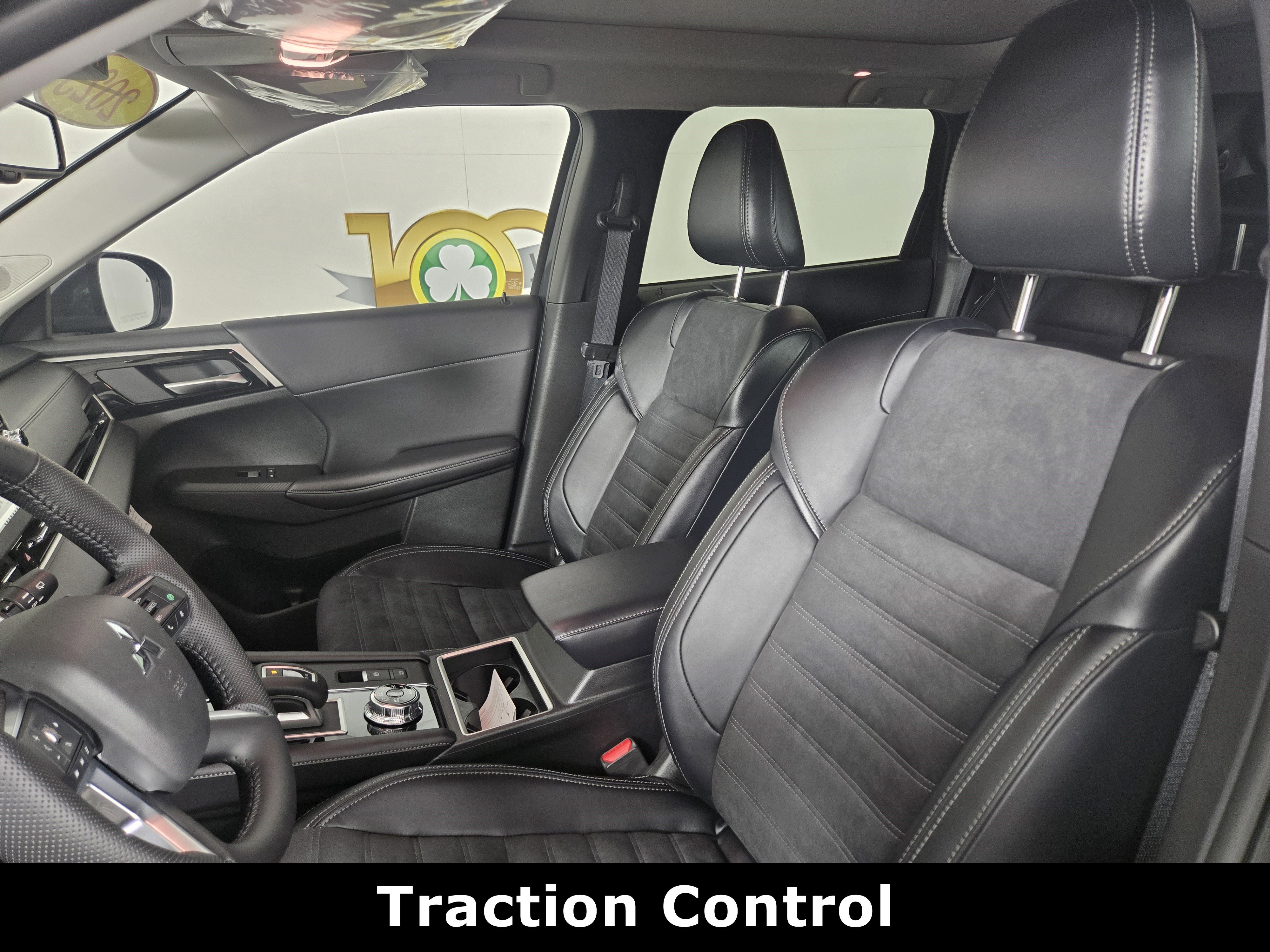 New 2025 Mitsubishi Outlander SE image 10